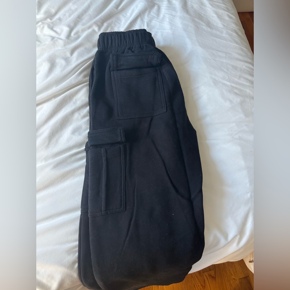 Black Cargo Sweatset - Picture 2 of 5